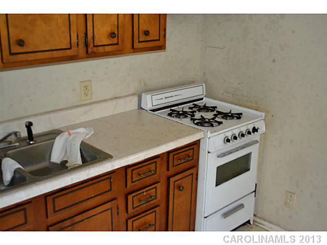 3233 Minnesota Road, Unit 3233 Charlotte, NC 28208 - Photo 3 of 7 Gallery Image 3