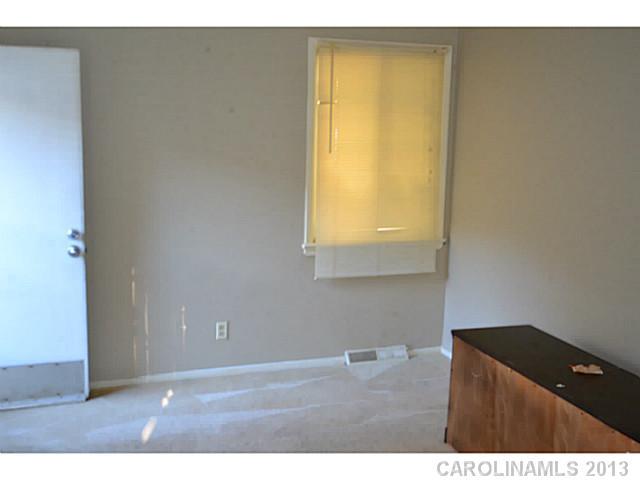 3233 Minnesota Road, Unit 3233 Charlotte, NC 28208 - Photo 4 of 7 Gallery Image 4