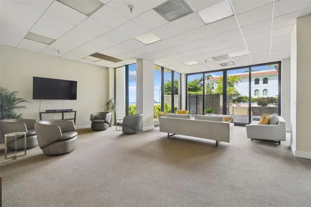 $3,650 | 2413 Bayshore Boulevard, Unit 2004, Tampa, FL 33629