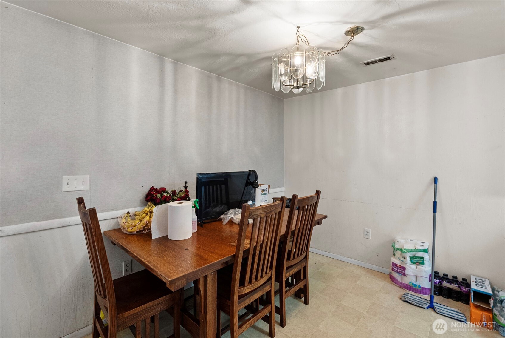 1911 Sheridan Road Bremerton, WA 98310 - Photo 14 of 19 Gallery Image 14