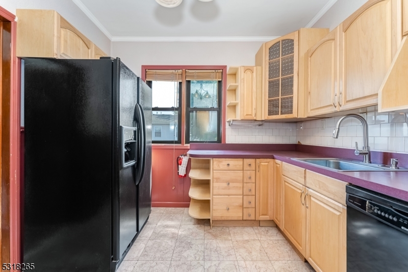 2116 East Edgar Road, Unit 2 Linden, NJ 07036 - Photo 3 of 20 Gallery Image 3
