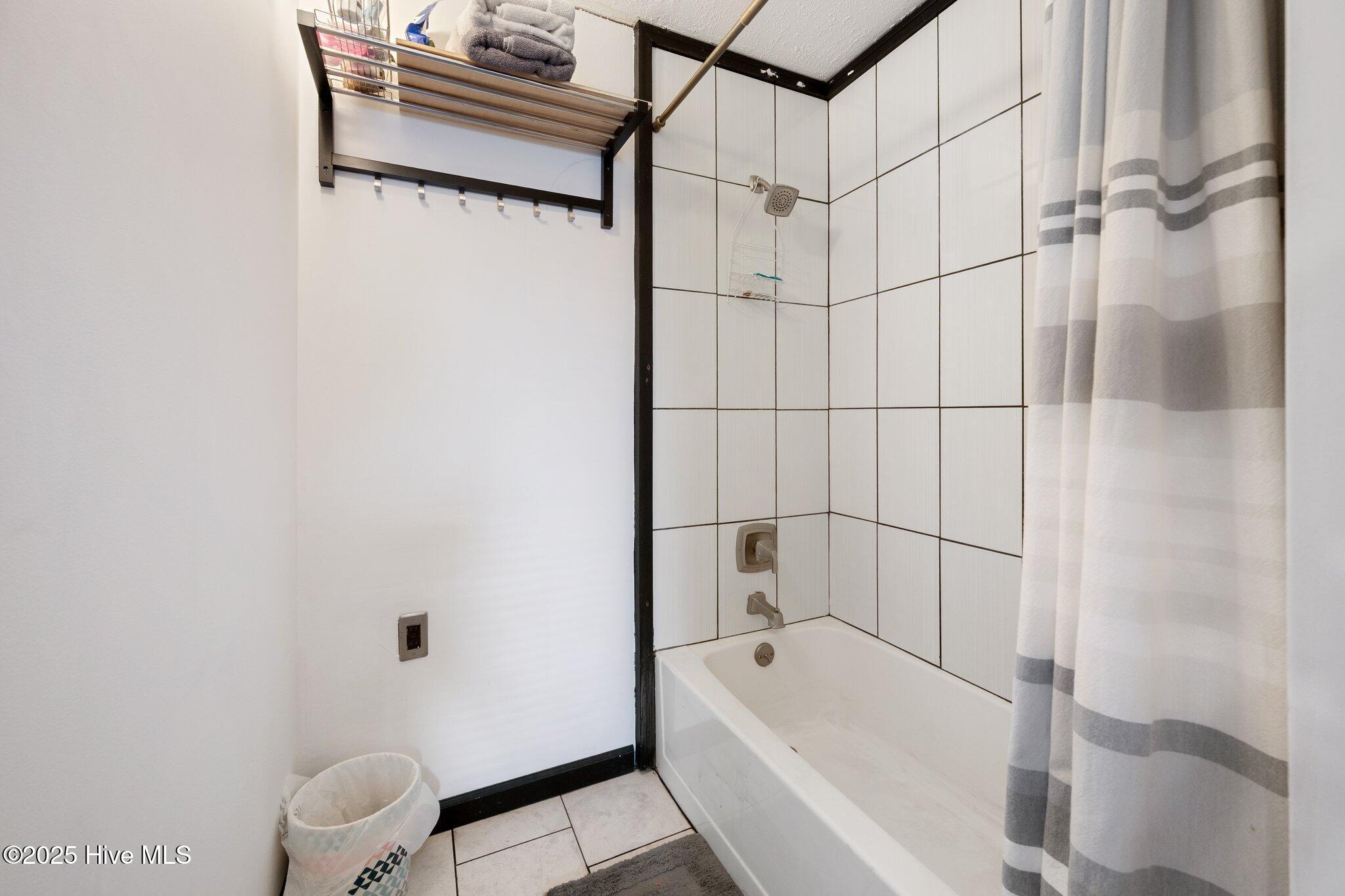 106 Rice Road Wilmington, NC 28409 - Photo 12 of 34 Master Bathroom