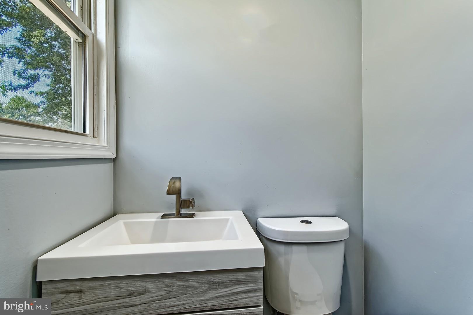 249 Broadway Carneys Point, NJ 08069 - Photo 12 of 28 Gallery Image 12