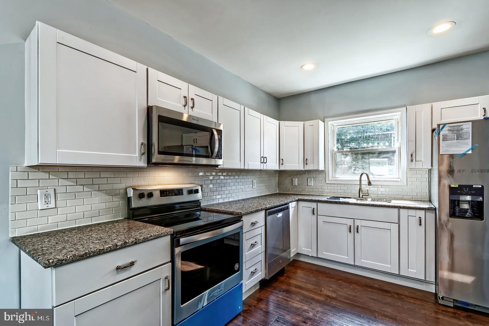 249 Broadway Carneys Point, NJ 08069 - Photo 10 of 28 Gallery Image 10