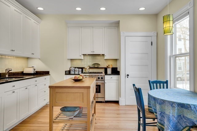 37 Stanton Road Brookline, MA 02445 - Photo 6 of 24