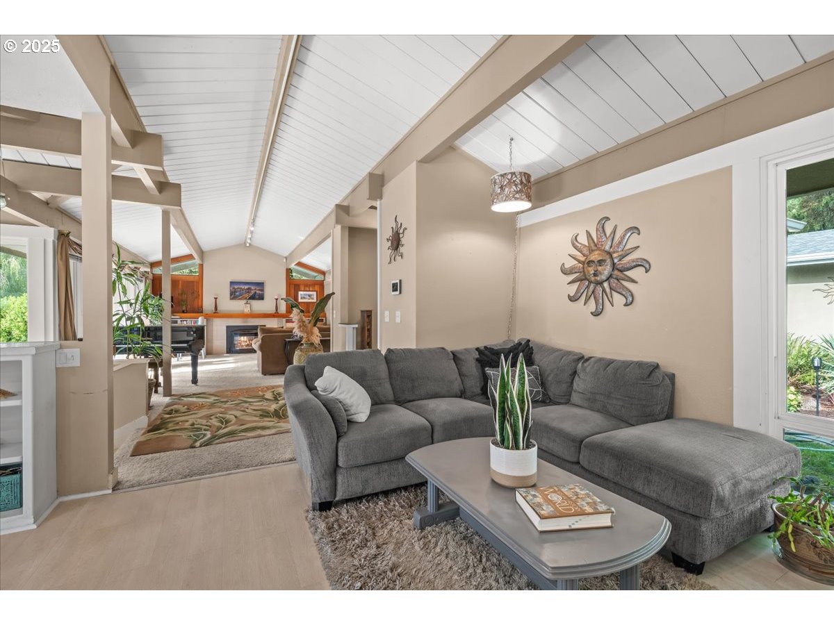 14925 Southwest 133rd Avenue Portland, OR 97224 - Photo 11 of 48