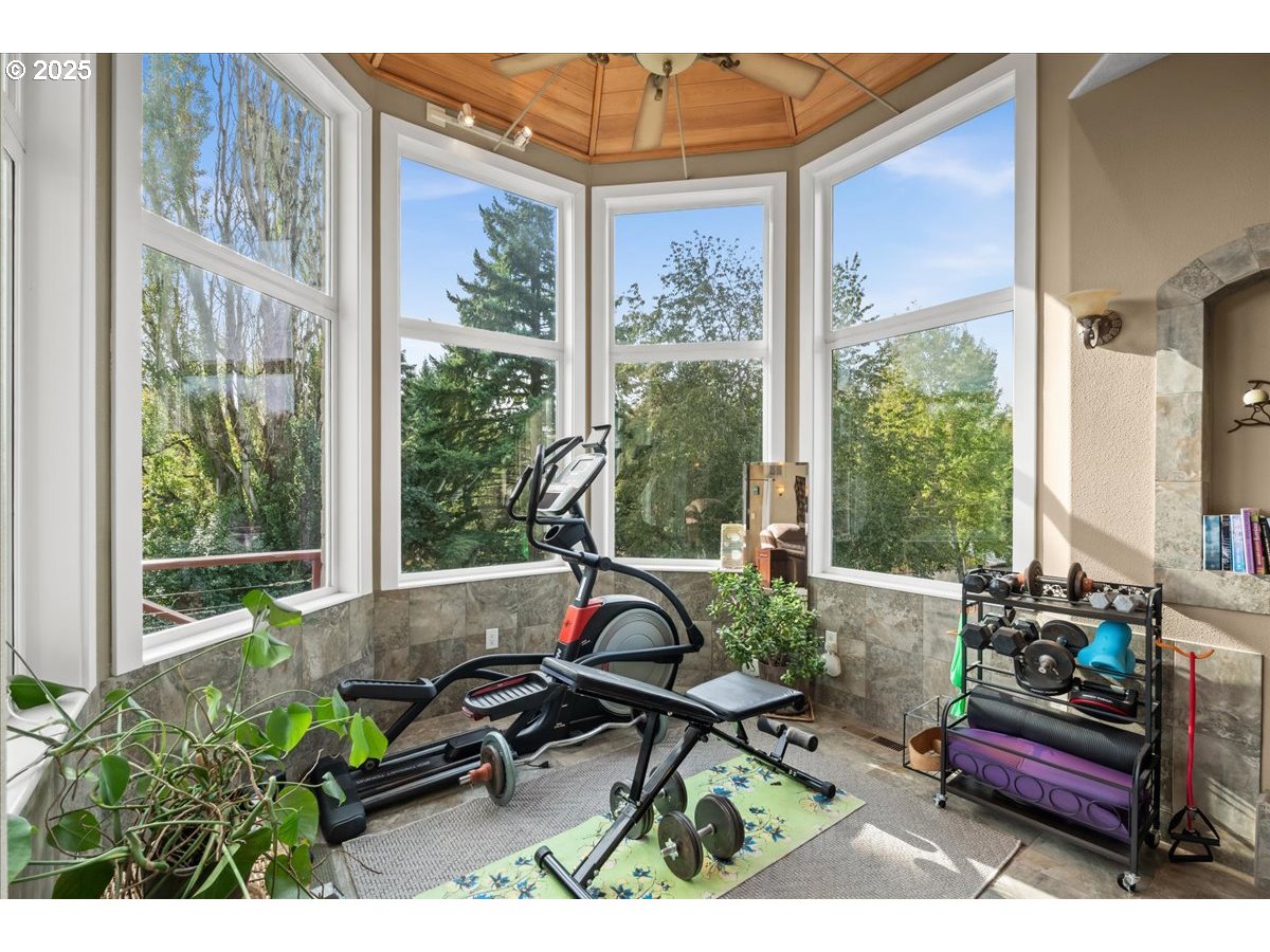 14925 Southwest 133rd Avenue Portland, OR 97224 - Photo 19 of 48