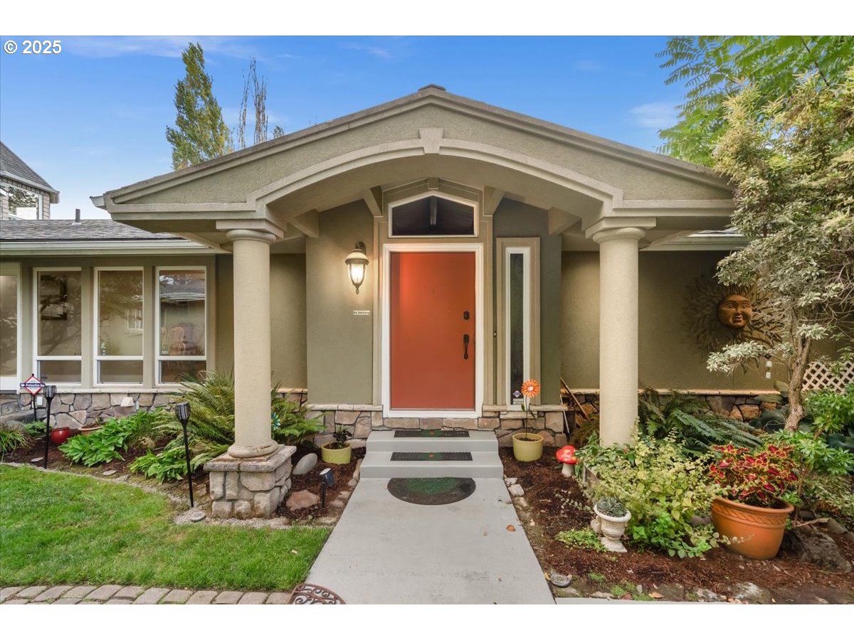 14925 Southwest 133rd Avenue Portland, OR 97224 - Photo 5 of 48