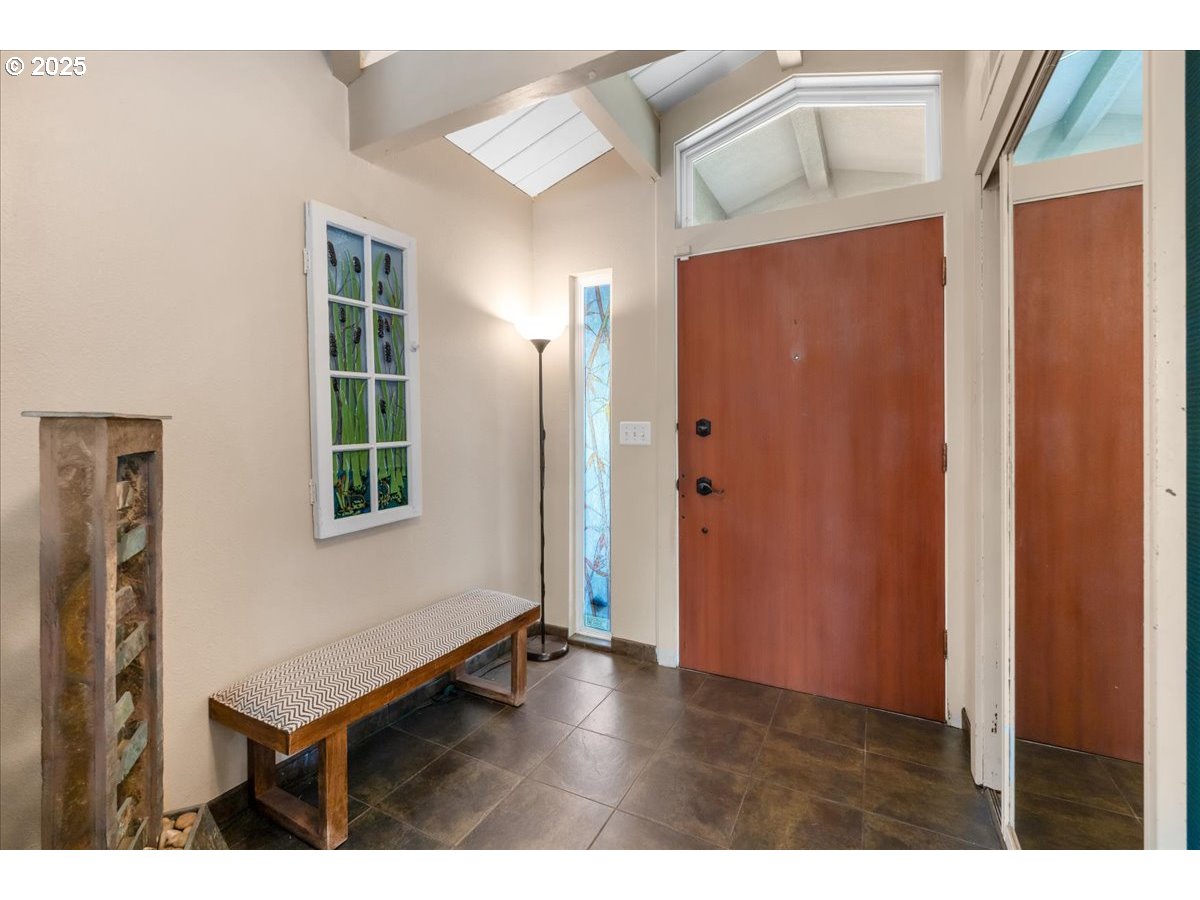14925 Southwest 133rd Avenue Portland, OR 97224 - Photo 6 of 48