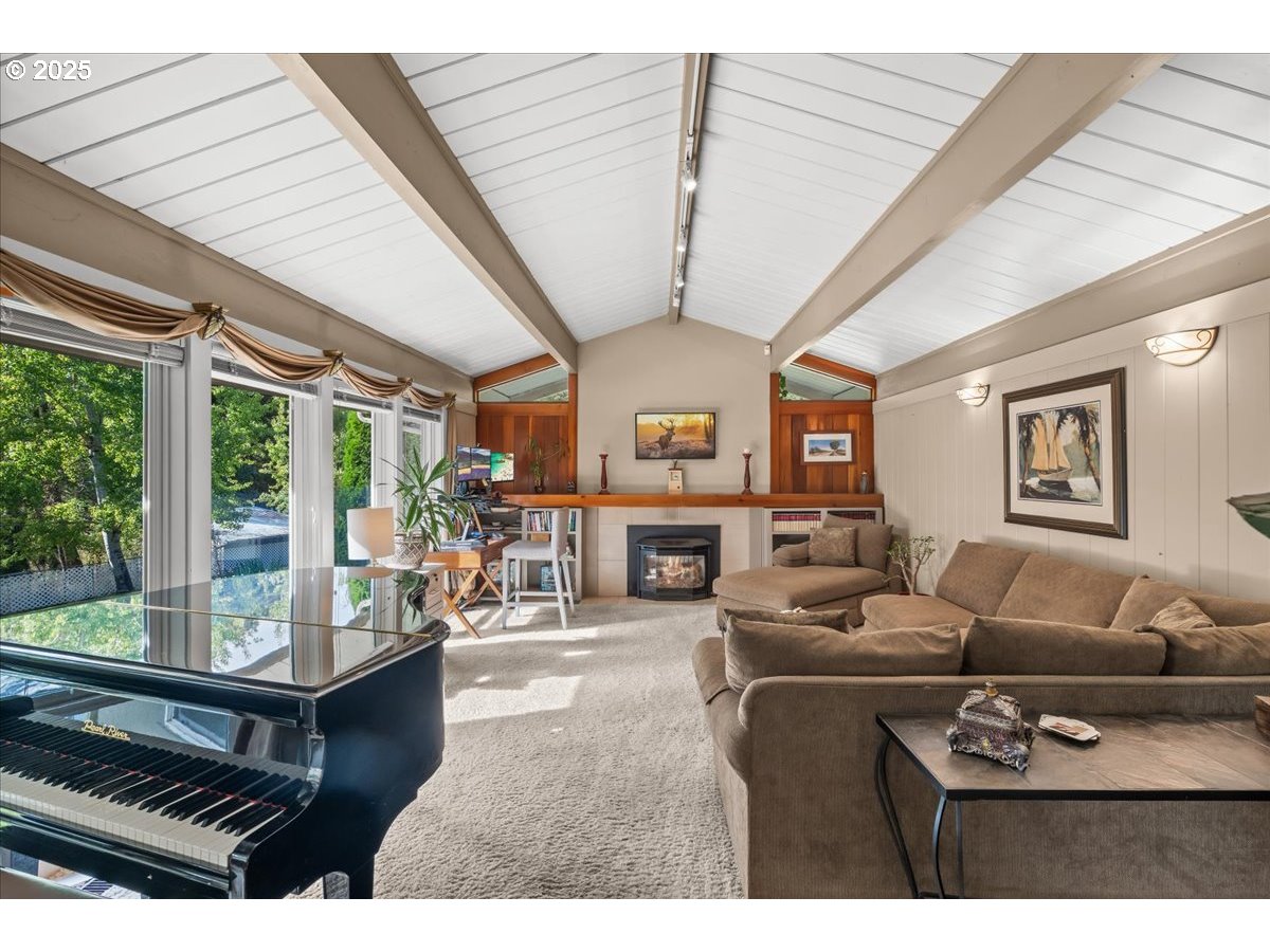 14925 Southwest 133rd Avenue Portland, OR 97224 - Photo 8 of 48