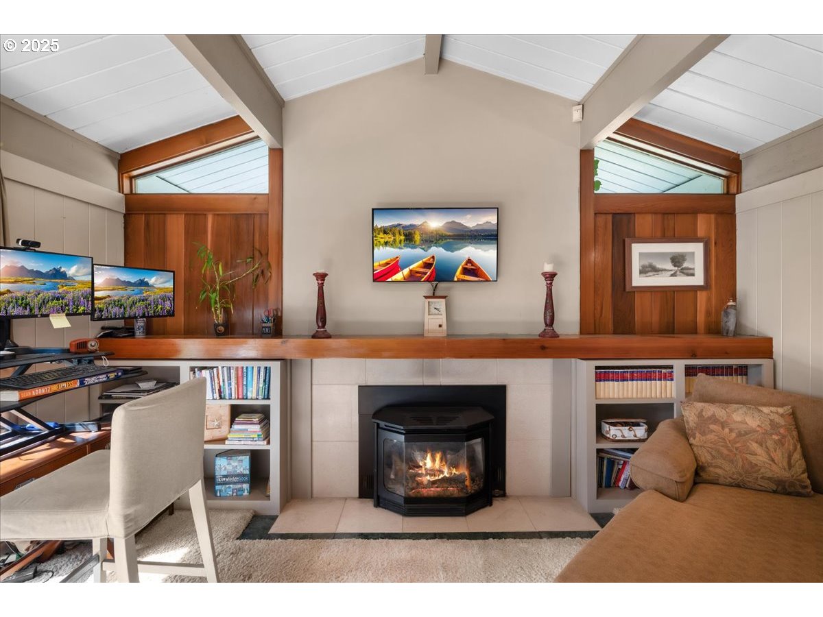 14925 Southwest 133rd Avenue Portland, OR 97224 - Photo 9 of 48
