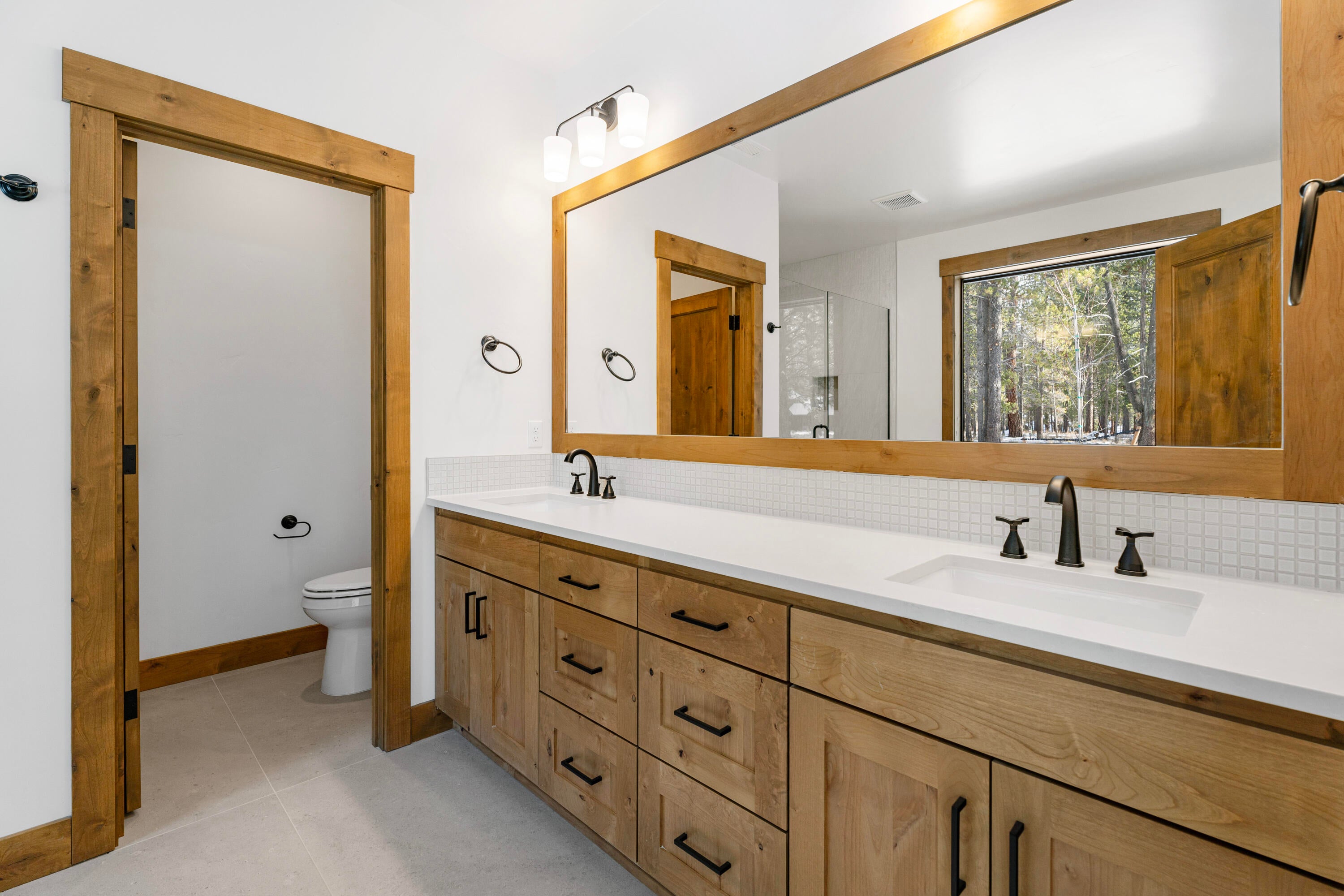 17815 Preservation Loop, Unit 459 Bend, OR 97707 - Photo 23 of 53 Primary Bath
