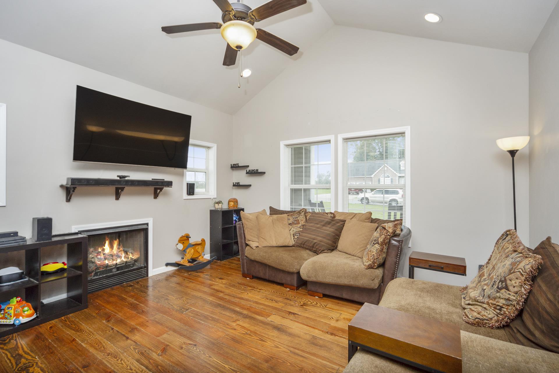 207 Gill Road White Bluff, TN 37187 - Photo 7 of 25 Gallery Image 7