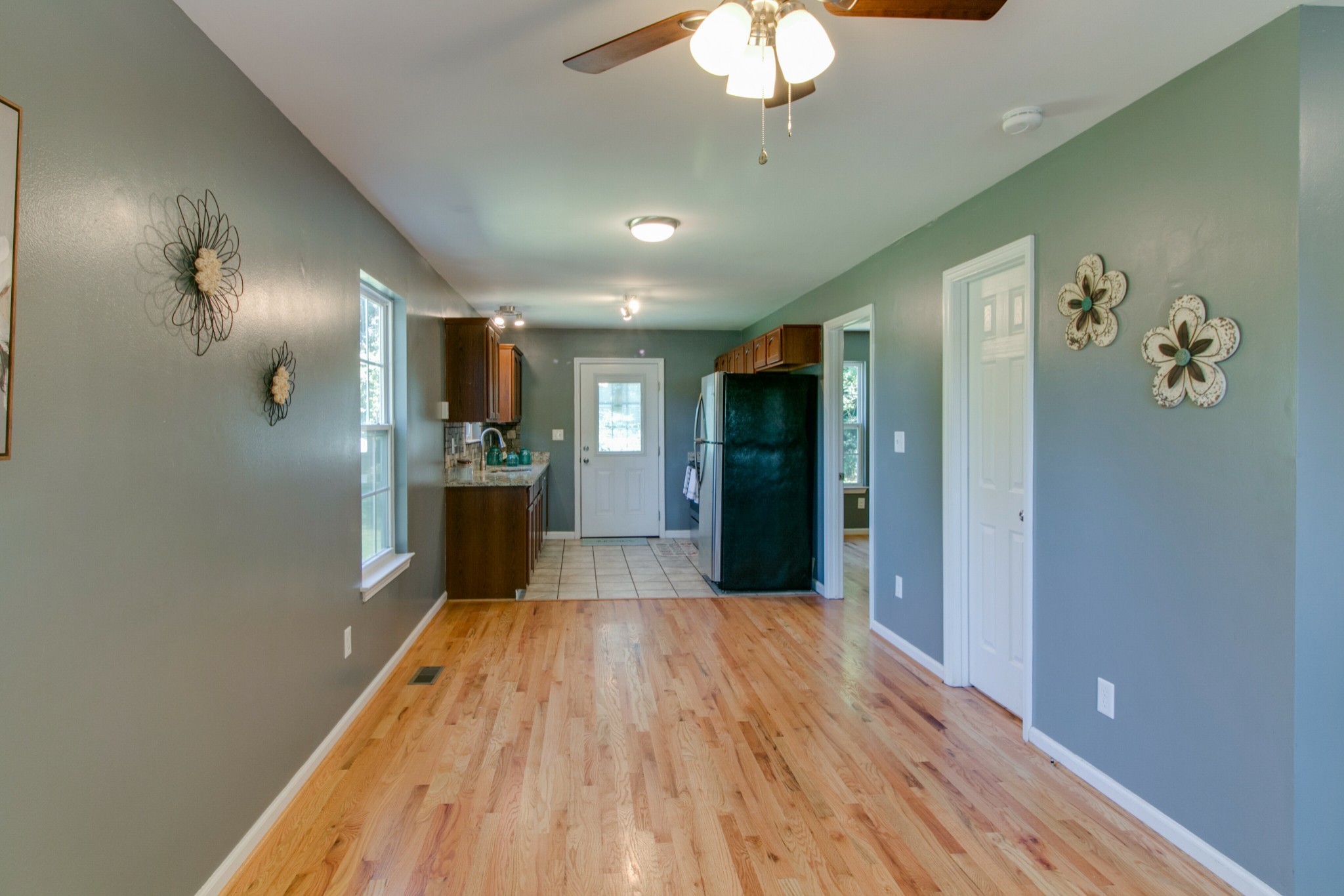 114 Lockhart Street Dickson, TN 37055 - Photo 4 of 18