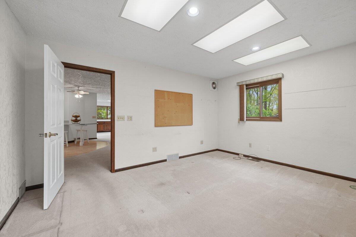 2552 Ridgewood Trail Berrien Springs, MI 49103 - Photo 19 of 39 147_print