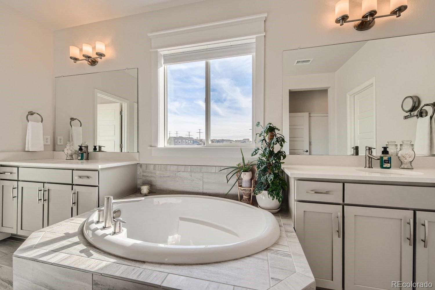 4777 Basalt Ridge Circle Castle Rock, CO 80108 - Photo 19 of 40