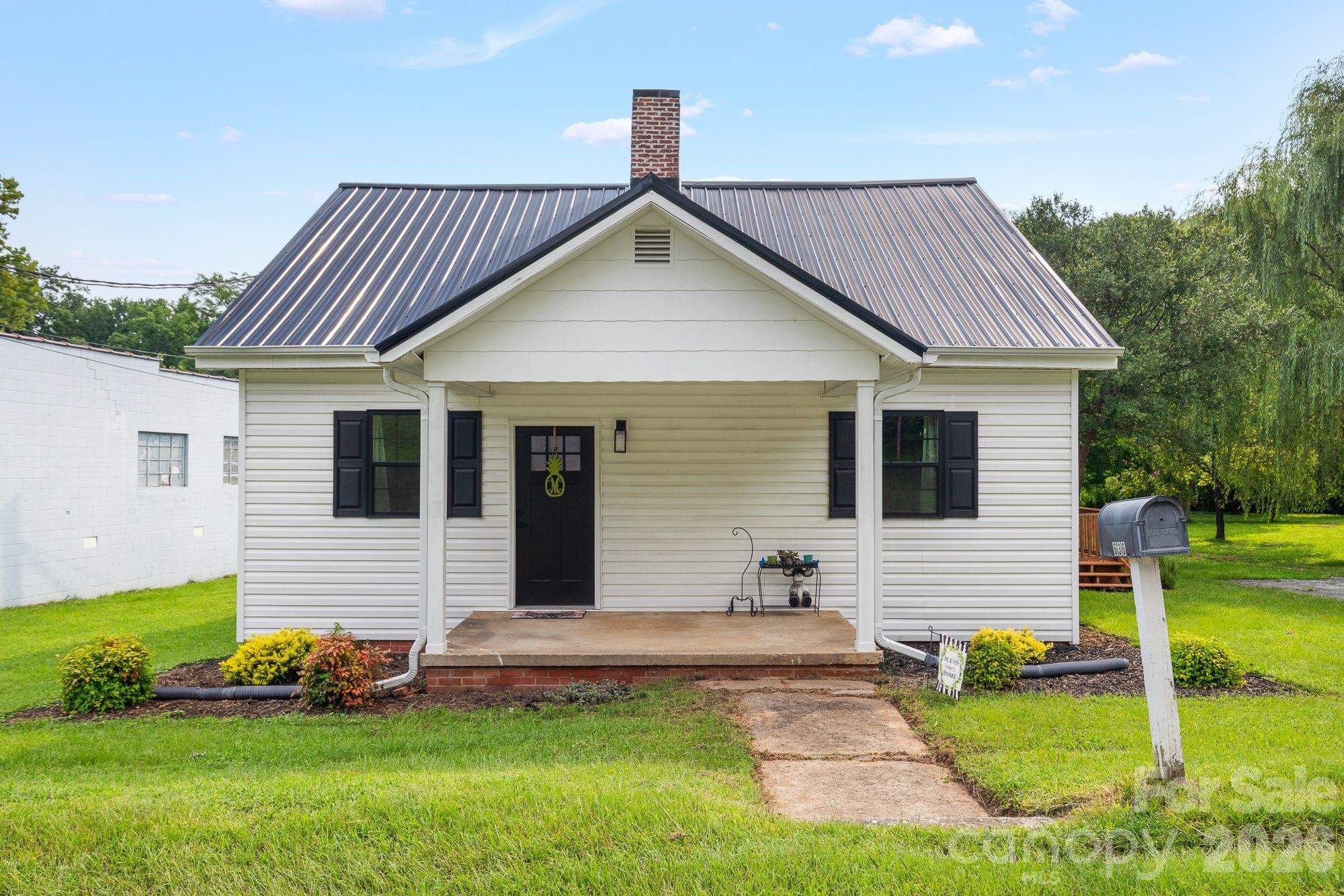 636 North Trade Street Tryon, NC 28782 - Photo 40 of 48 Gallery Image 40