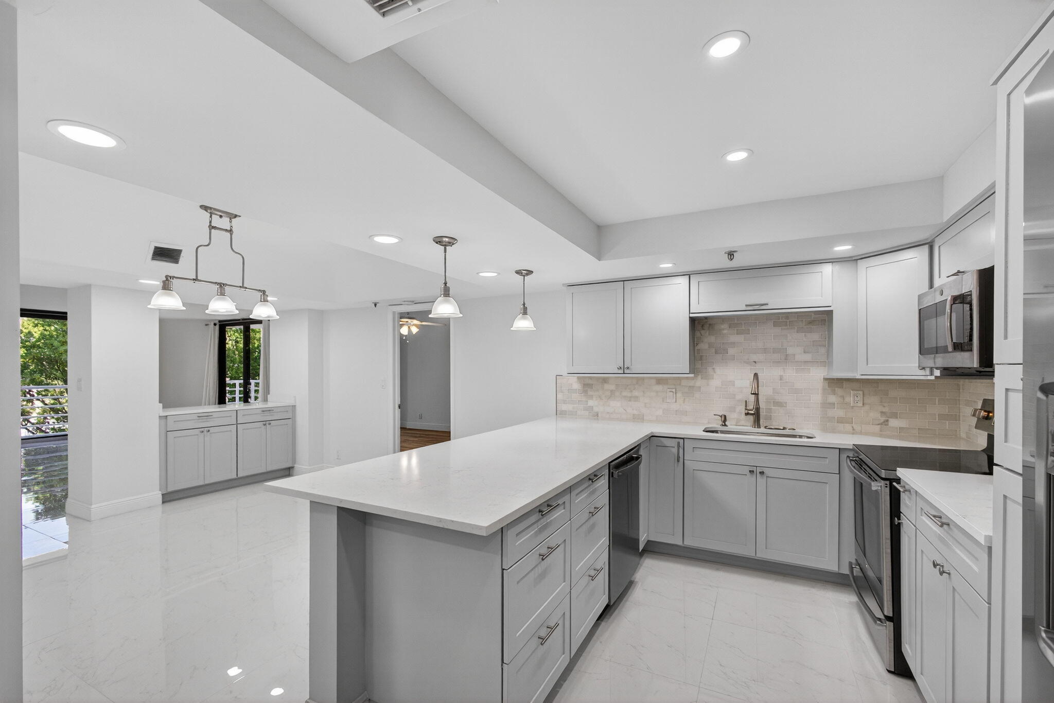 176 Helios Drive, Unit 209 Jupiter, FL 33477 - Photo 14 of 62 21-web-or-mls-5D1A0349