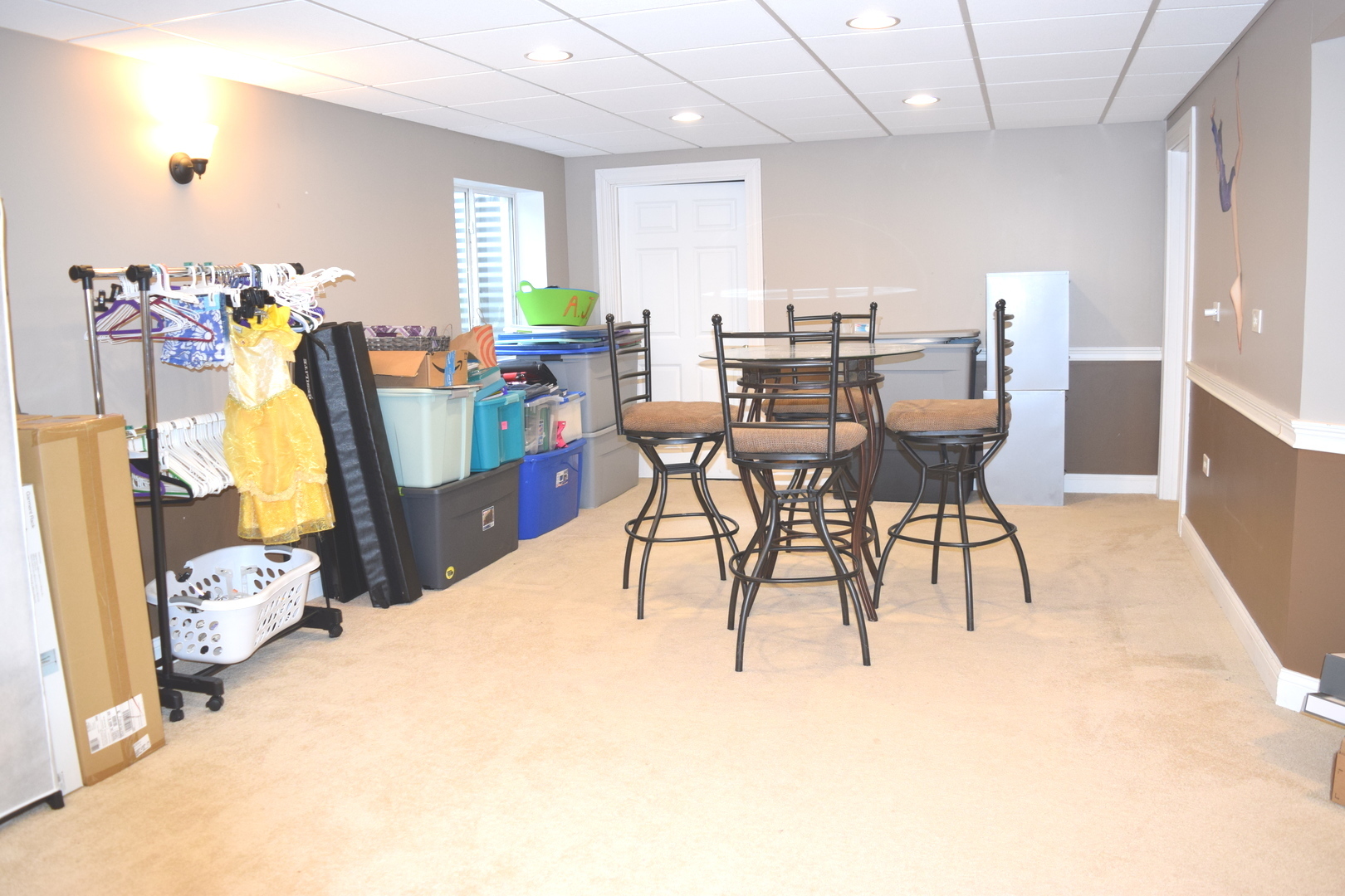 3003 Wayland Avenue Elgin, IL 60124 - Photo 28 of 32 a view of a dining room with furniture