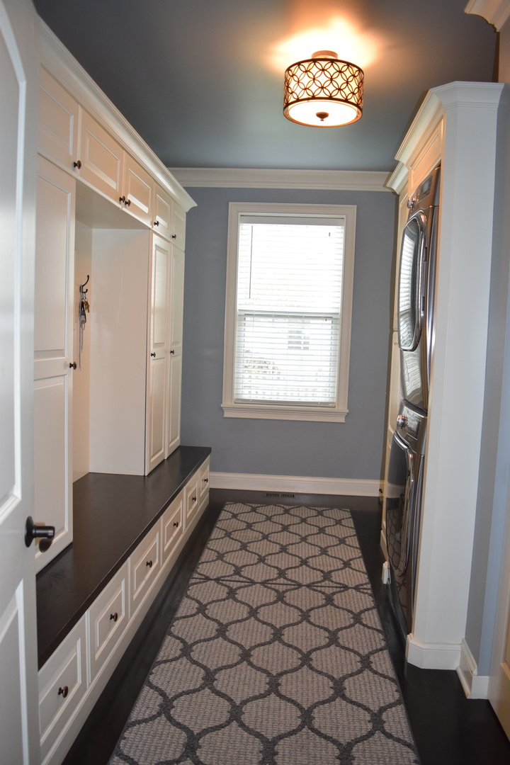 3003 Wayland Avenue Elgin, IL 60124 - Photo 8 of 32 a view of an empty room and window