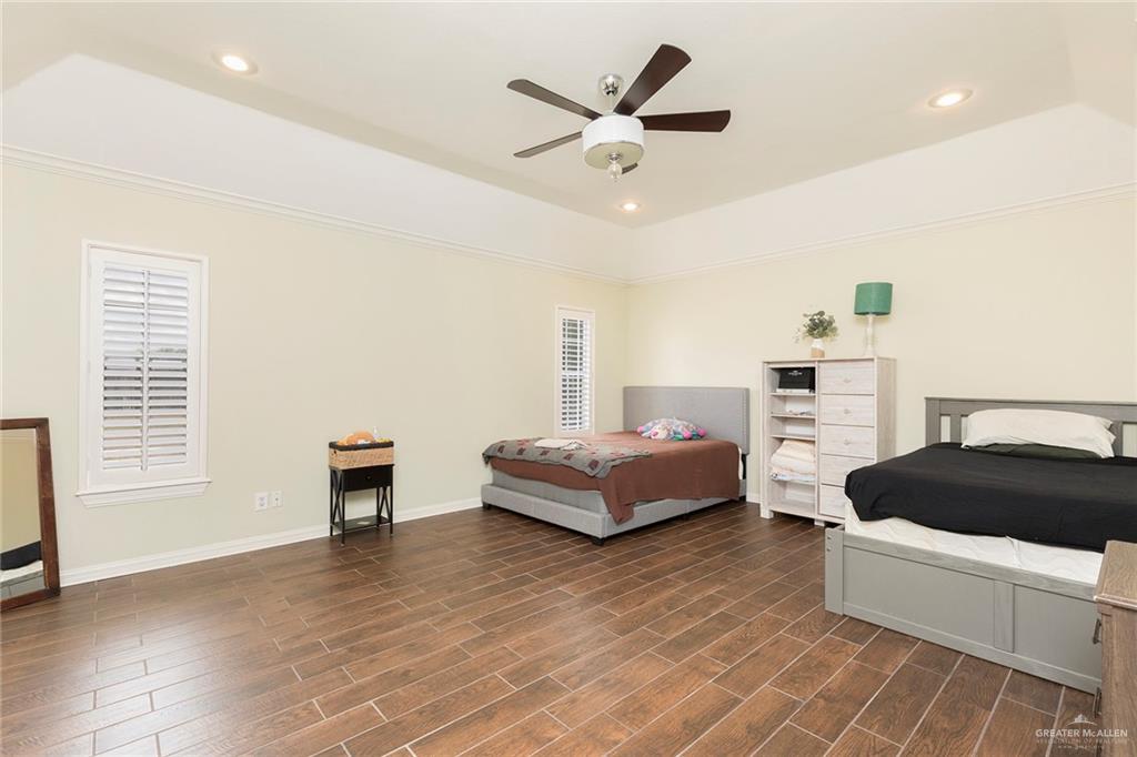 1902 Sundance Street Palmhurst, TX 78573 - Photo 21 of 43 a living room with furniture and a window