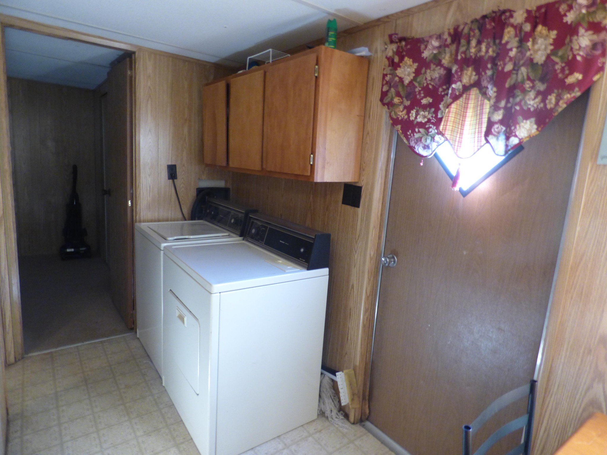 395 Matlock Shores Road Loudon, TN 37774 - Photo 8 of 17 a utility room with cabinets washer and dryer