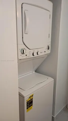 a close up view of a washer and dryer