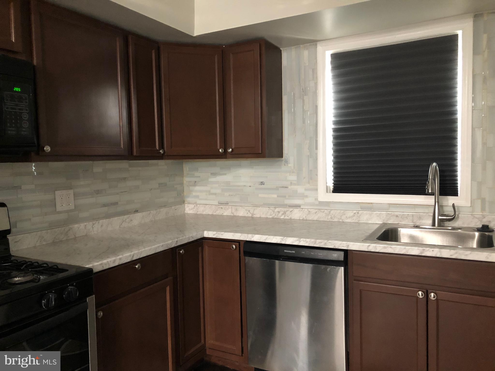 317 West Arundel Road Baltimore, MD 21225 - Photo 3 of 25 kitchen