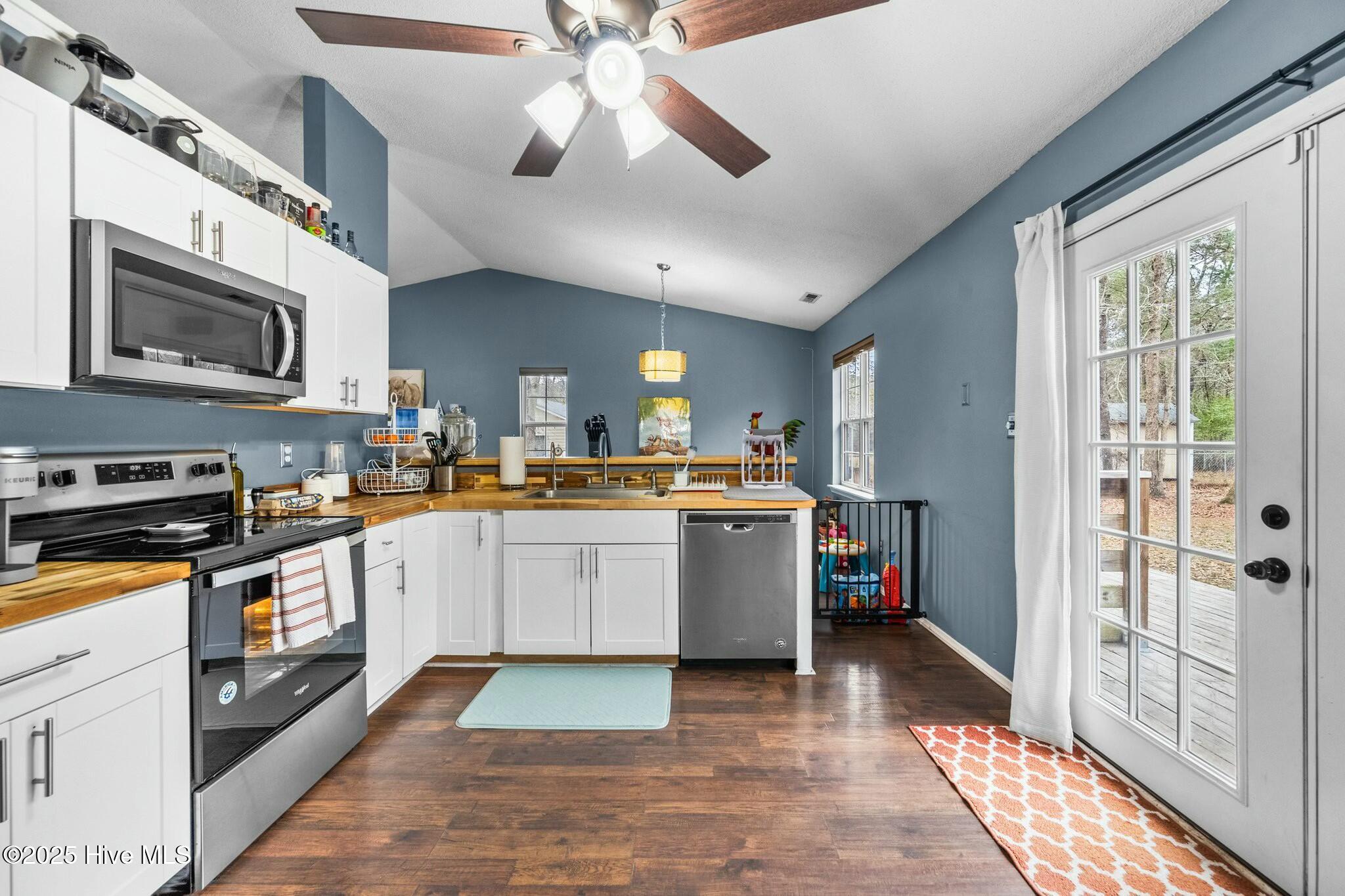 402 Ruddy Court Jacksonville, NC 28540 - Photo 12 of 50 tempImage9QtsZx