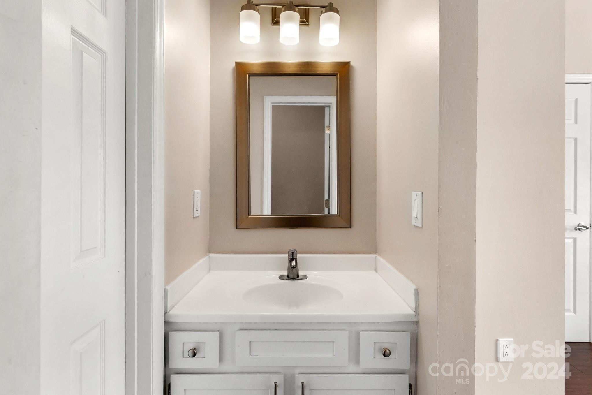 301 Queens Road, Unit 306 Charlotte, NC 28204 - Photo 19 of 27 Gallery Image 19