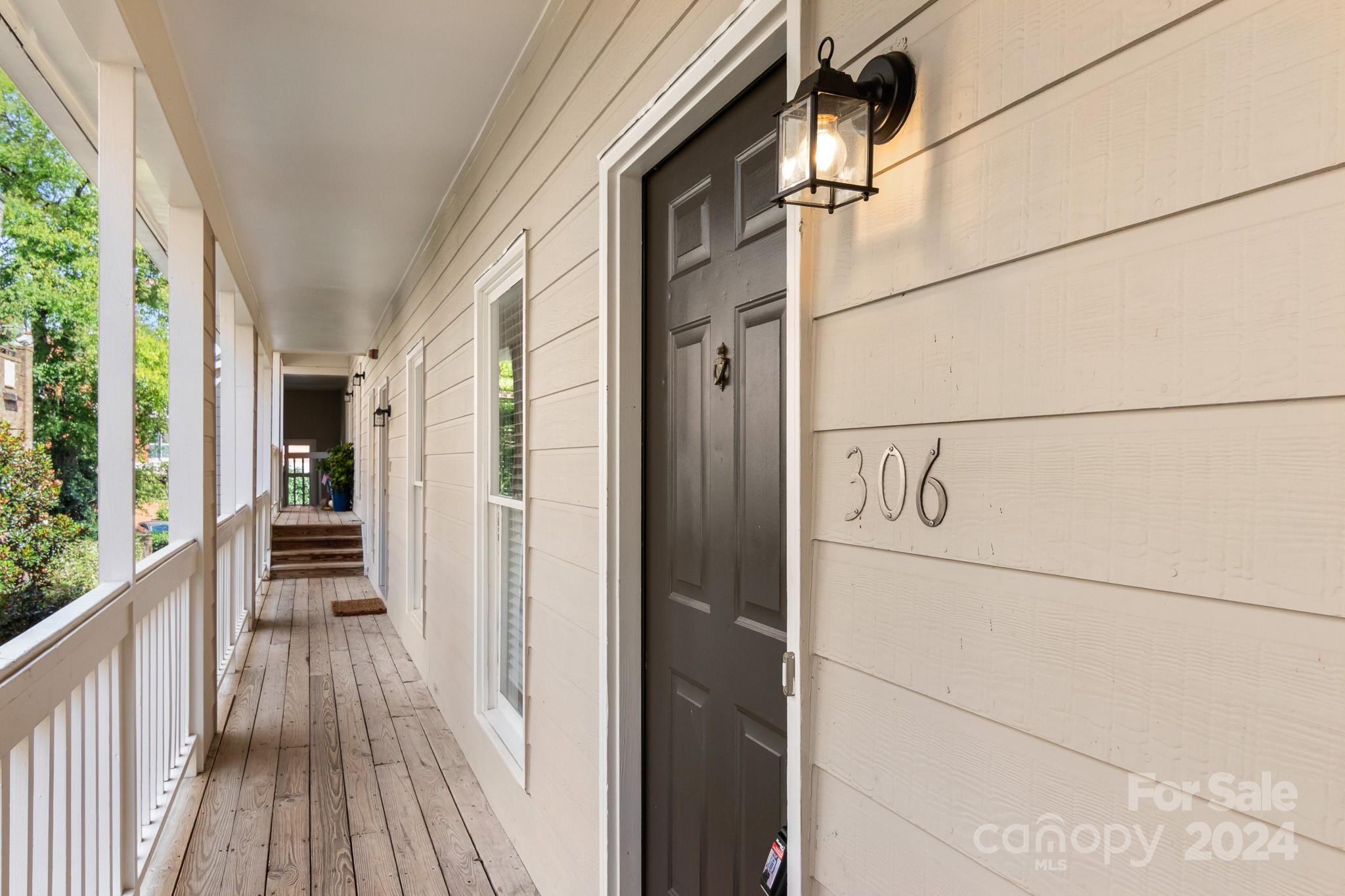 301 Queens Road, Unit 306 Charlotte, NC 28204 - Photo 2 of 27 Gallery Image 2