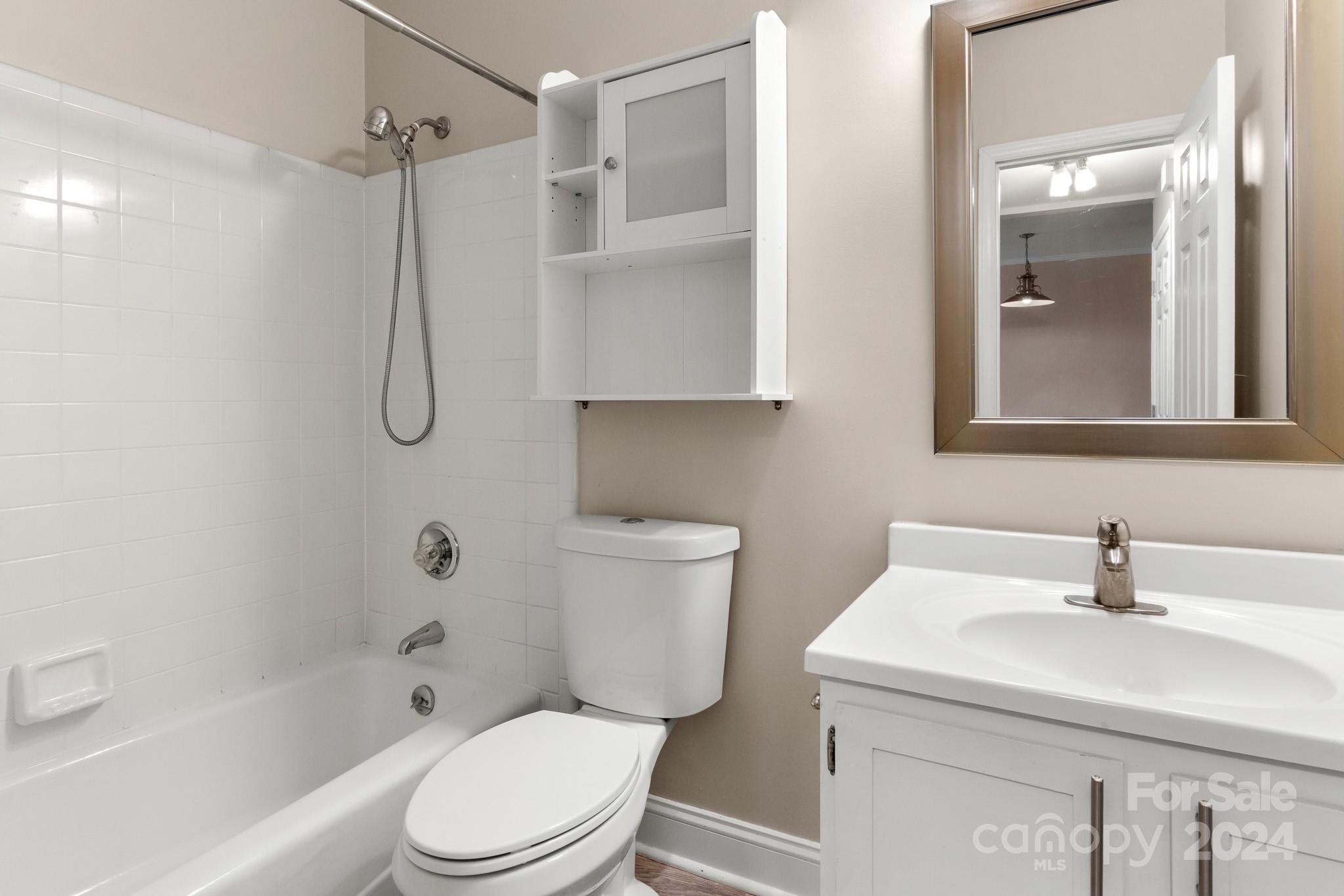 301 Queens Road, Unit 306 Charlotte, NC 28204 - Photo 22 of 27 Gallery Image 22