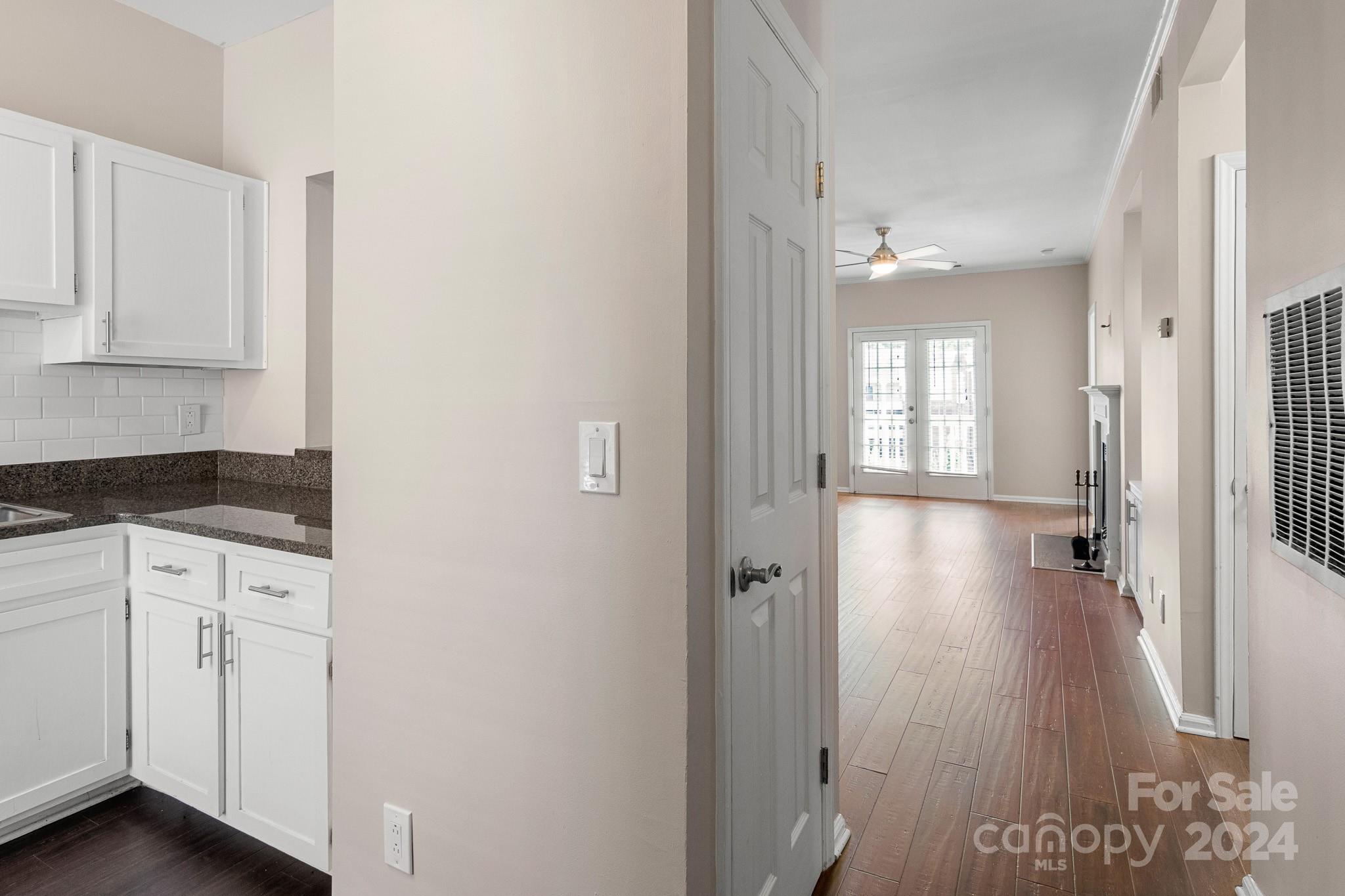 301 Queens Road, Unit 306 Charlotte, NC 28204 - Photo 3 of 27 Gallery Image 3