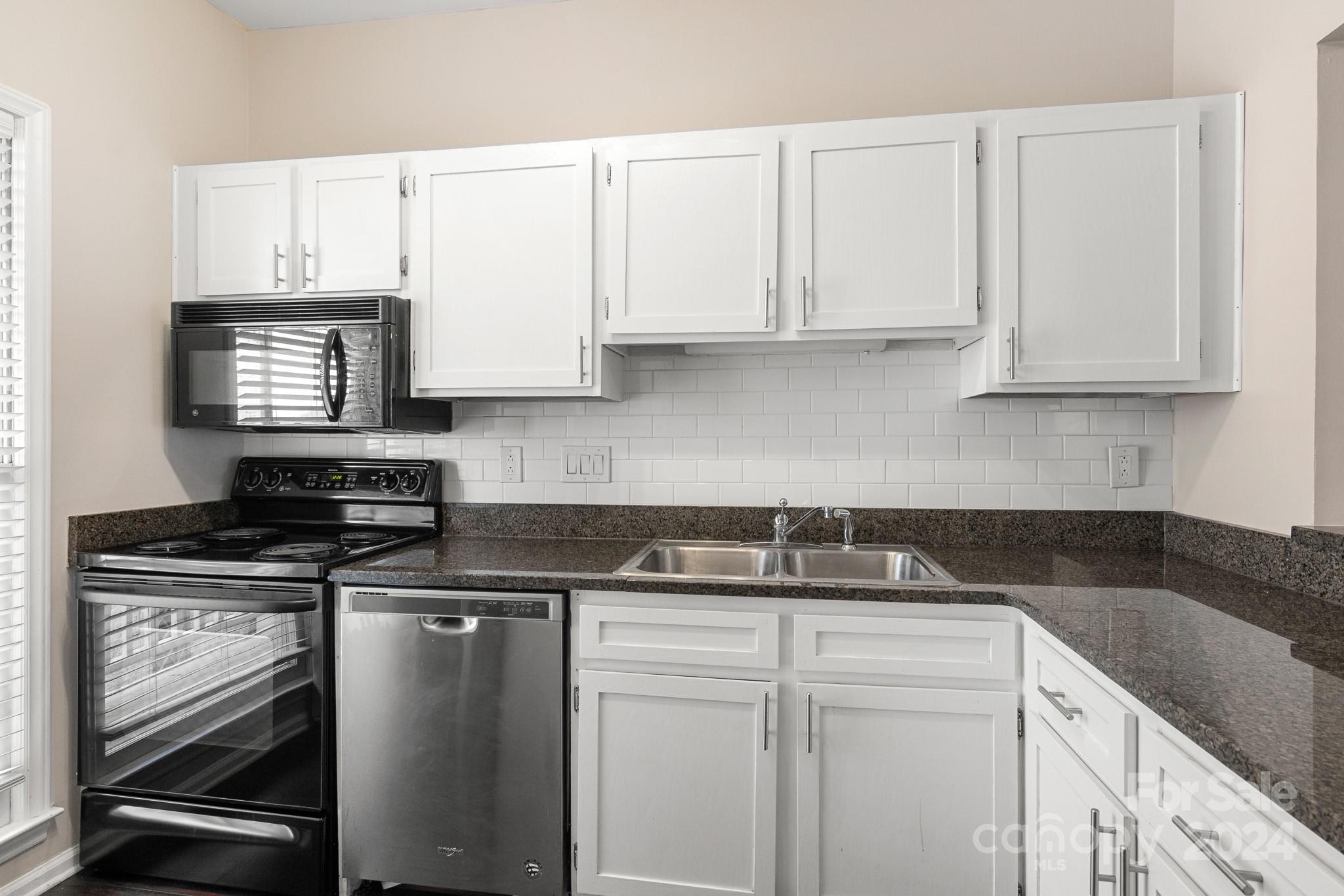 301 Queens Road, Unit 306 Charlotte, NC 28204 - Photo 4 of 27 Gallery Image 4