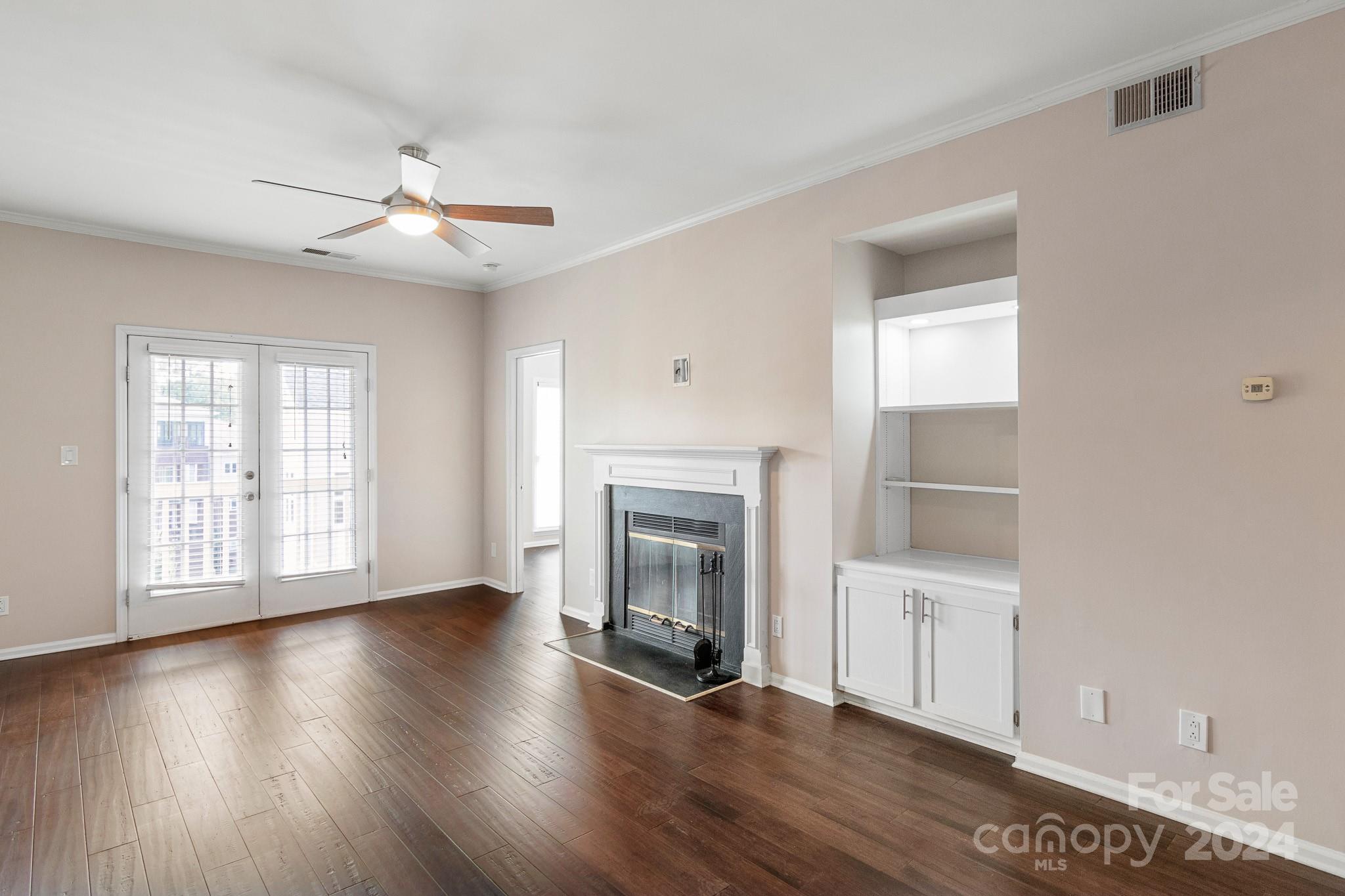 301 Queens Road, Unit 306 Charlotte, NC 28204 - Photo 8 of 27 Gallery Image 8