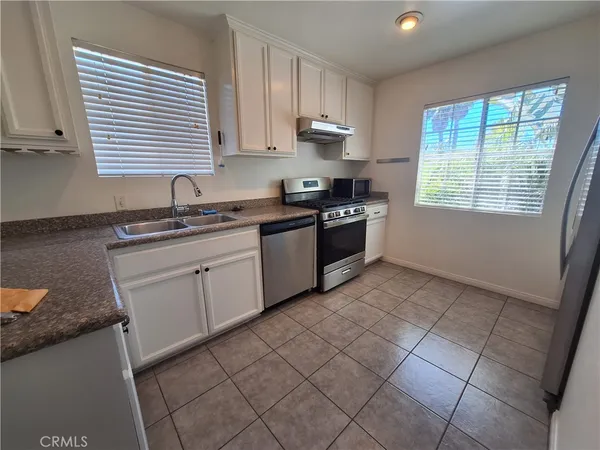 $3,100 | 828 North Lucia Avenue, Unit A, Redondo Beach, CA 90277