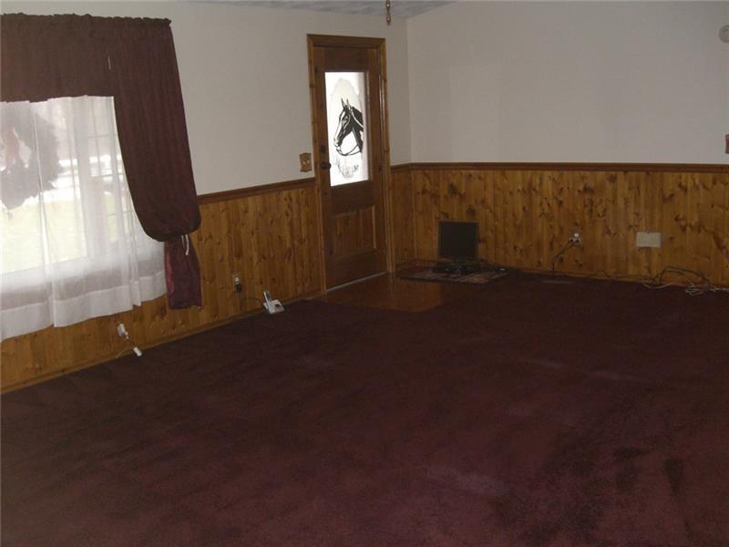 268 Chestnut Ridge Road Washington, PA 15301 - Photo 16 of 24 Spacious living room