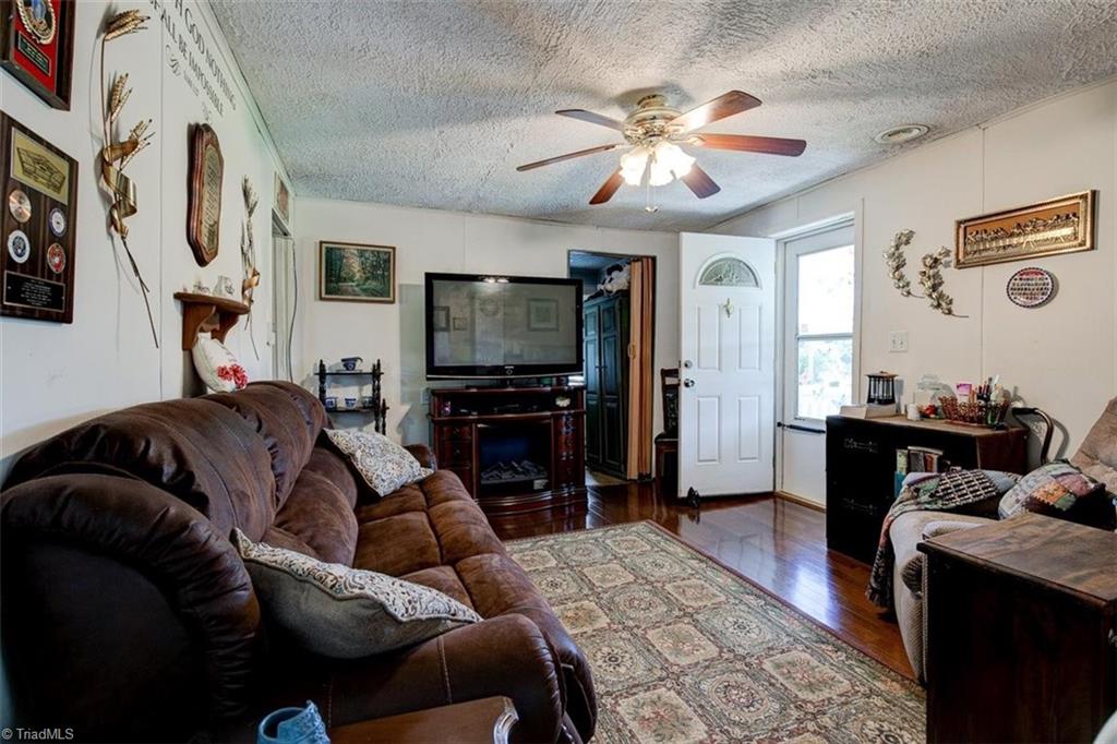 6914 Riverside Road Seagrove, NC 27341 - Photo 11 of 32