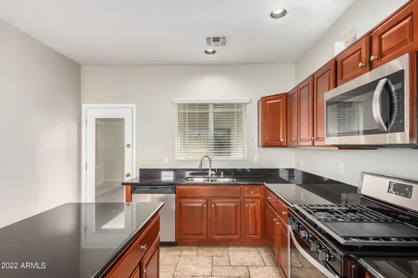 $2,300 | 9130 West Cypress Street, Phoenix, AZ 85037