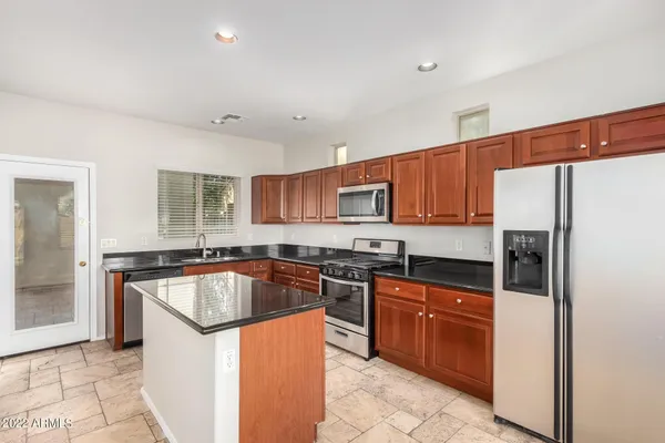 $2,300 | 9130 West Cypress Street, Phoenix, AZ 85037