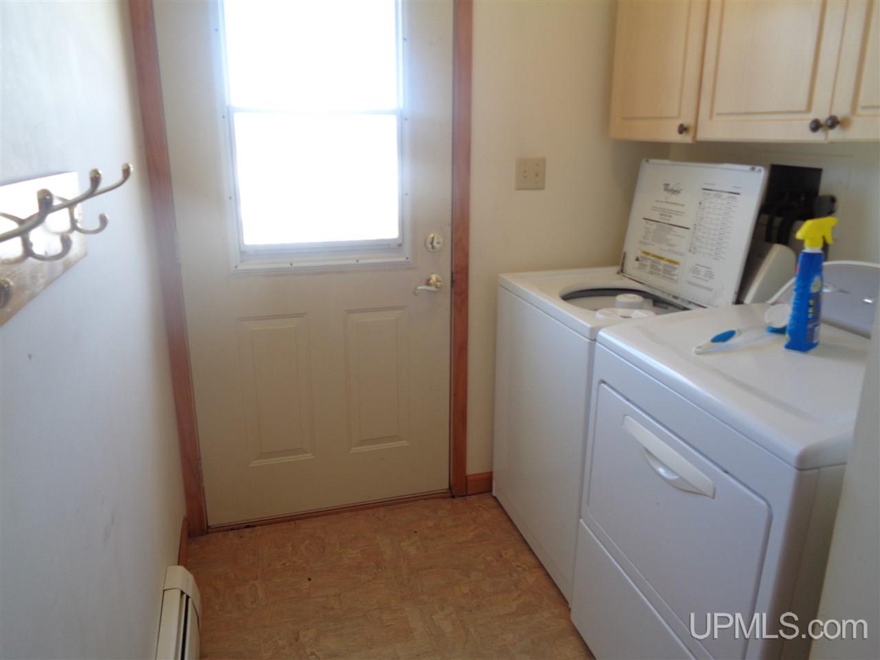 35 Tuttle Avenue L'Anse, MI 49946 - Photo 8 of 18