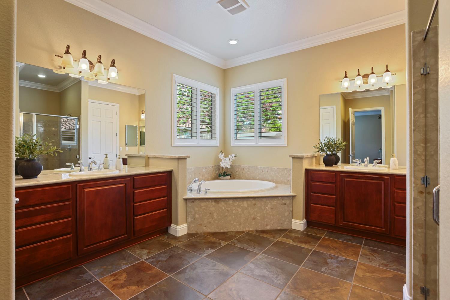 2439 Appleleaf Lane Manteca, CA 95336 - Photo 38 of 73
