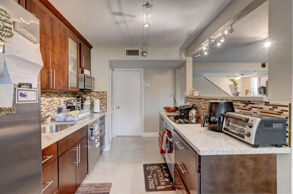 $2,850 | 2384 Northwest 36th Avenue, Coconut Creek, FL 33066
