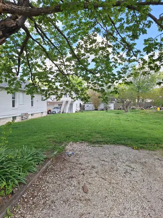 $2,100 | 120 Peale Street, Joliet, IL 60433