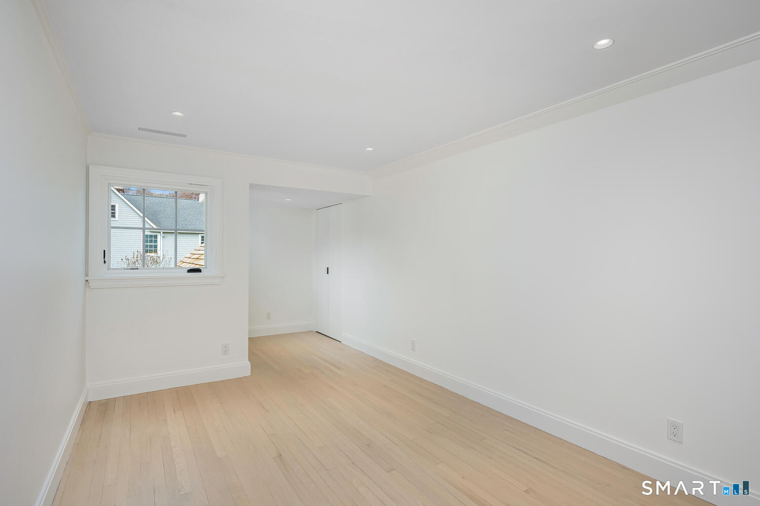 32 Birch Road Darien, CT 06820 - Photo 29 of 40 an empty room with windows