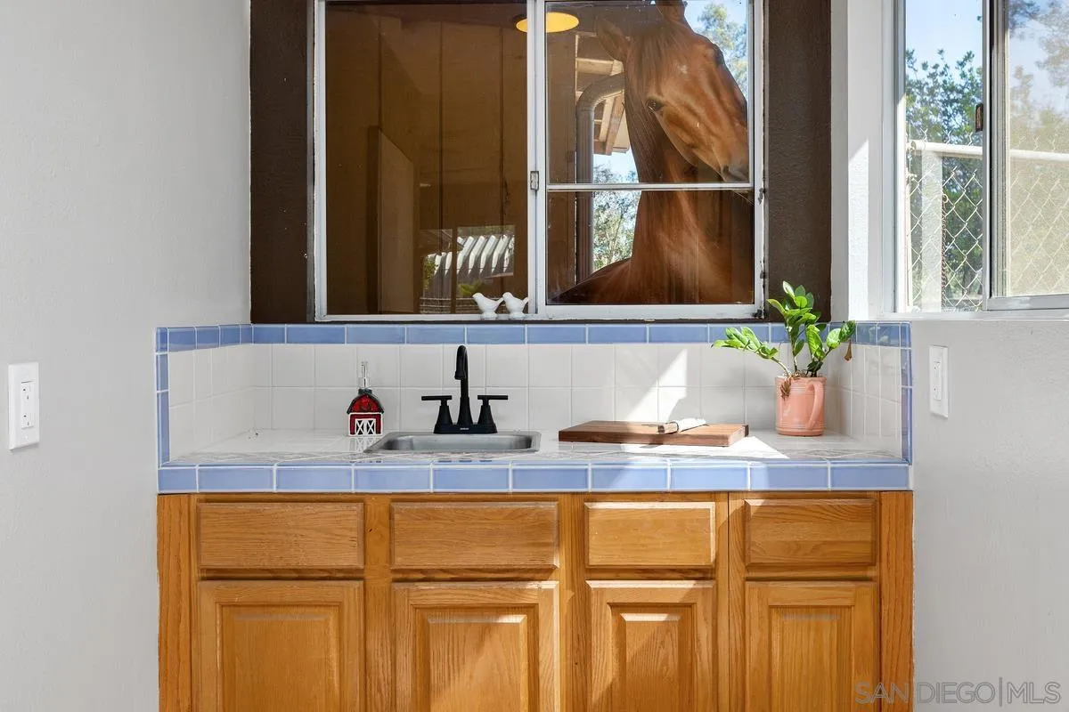 974 Via Hillview Fallbrook, CA 92028 - Photo 36 of 43 a bathroom with a sink