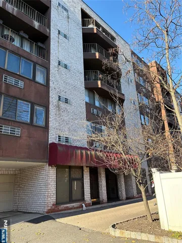 $2,800 | 55 Clinton Place, Unit 203, Hackensack, NJ 07601