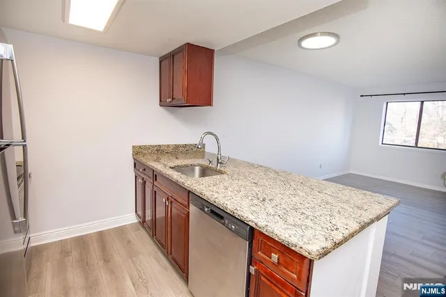 $2,800 | 55 Clinton Place, Unit 203, Hackensack, NJ 07601