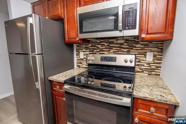 $2,800 | 55 Clinton Place, Unit 203, Hackensack, NJ 07601