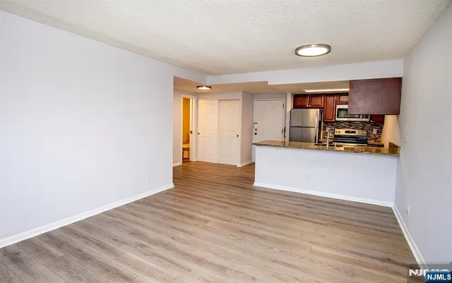 $2,800 | 55 Clinton Place, Unit 203, Hackensack, NJ 07601